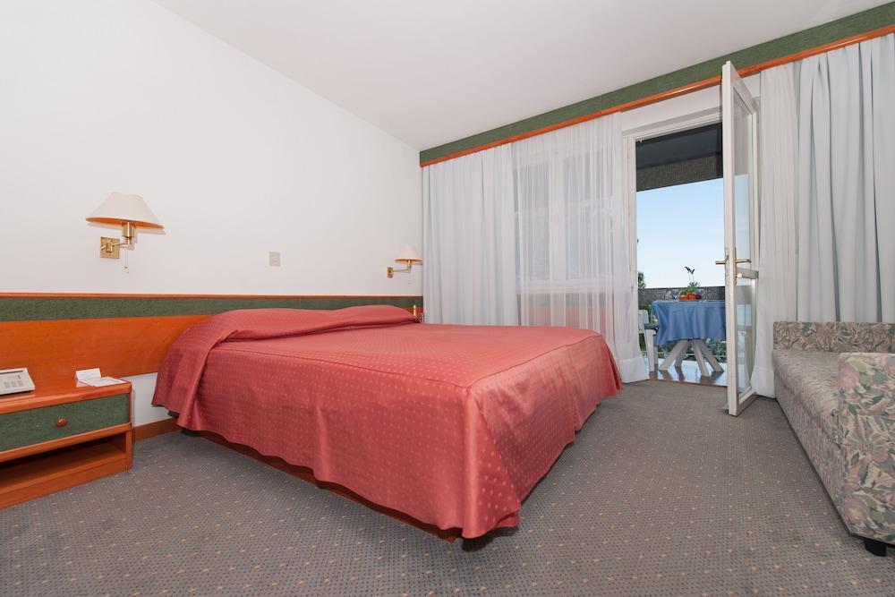 Hotel Pineta 3*